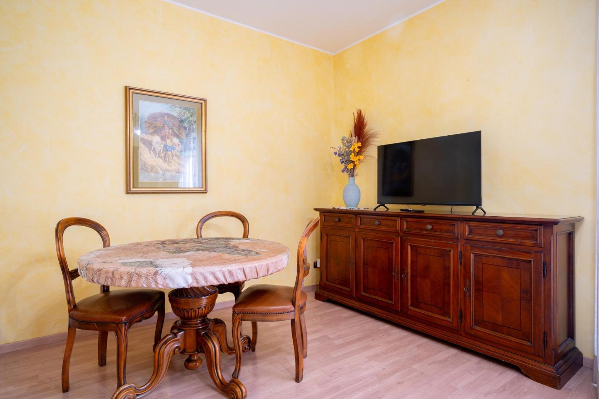Spacious Apartment At Como Lake Mandello del Lario Luaran gambar