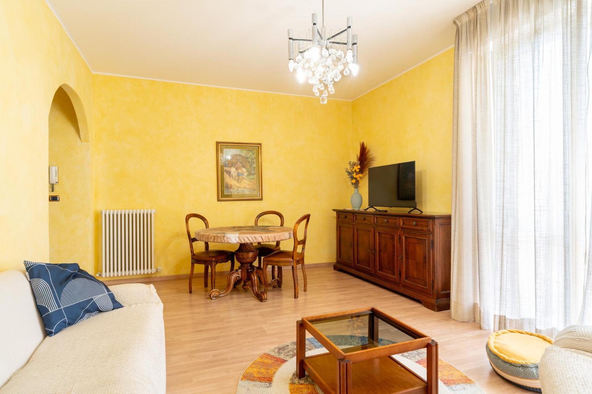 Spacious Apartment At Como Lake Mandello del Lario Luaran gambar