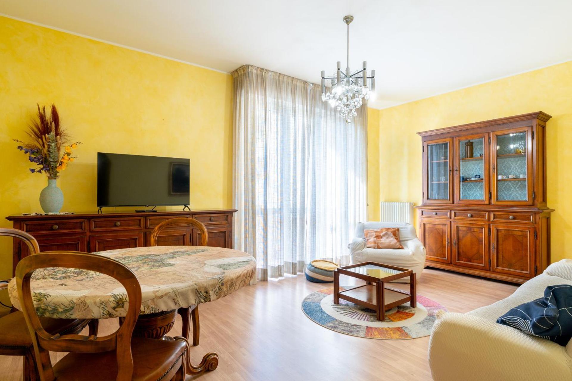 Spacious Apartment At Como Lake Mandello del Lario Luaran gambar