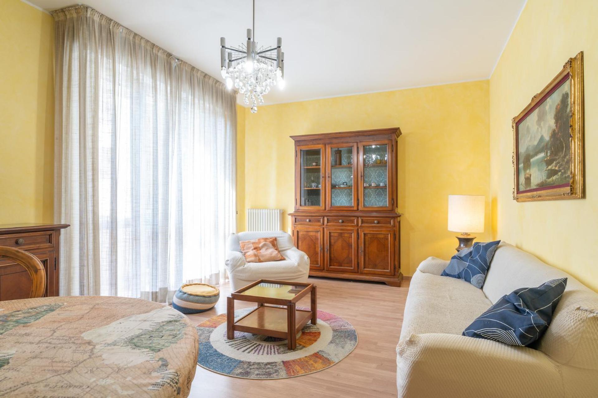Spacious Apartment At Como Lake Mandello del Lario Luaran gambar
